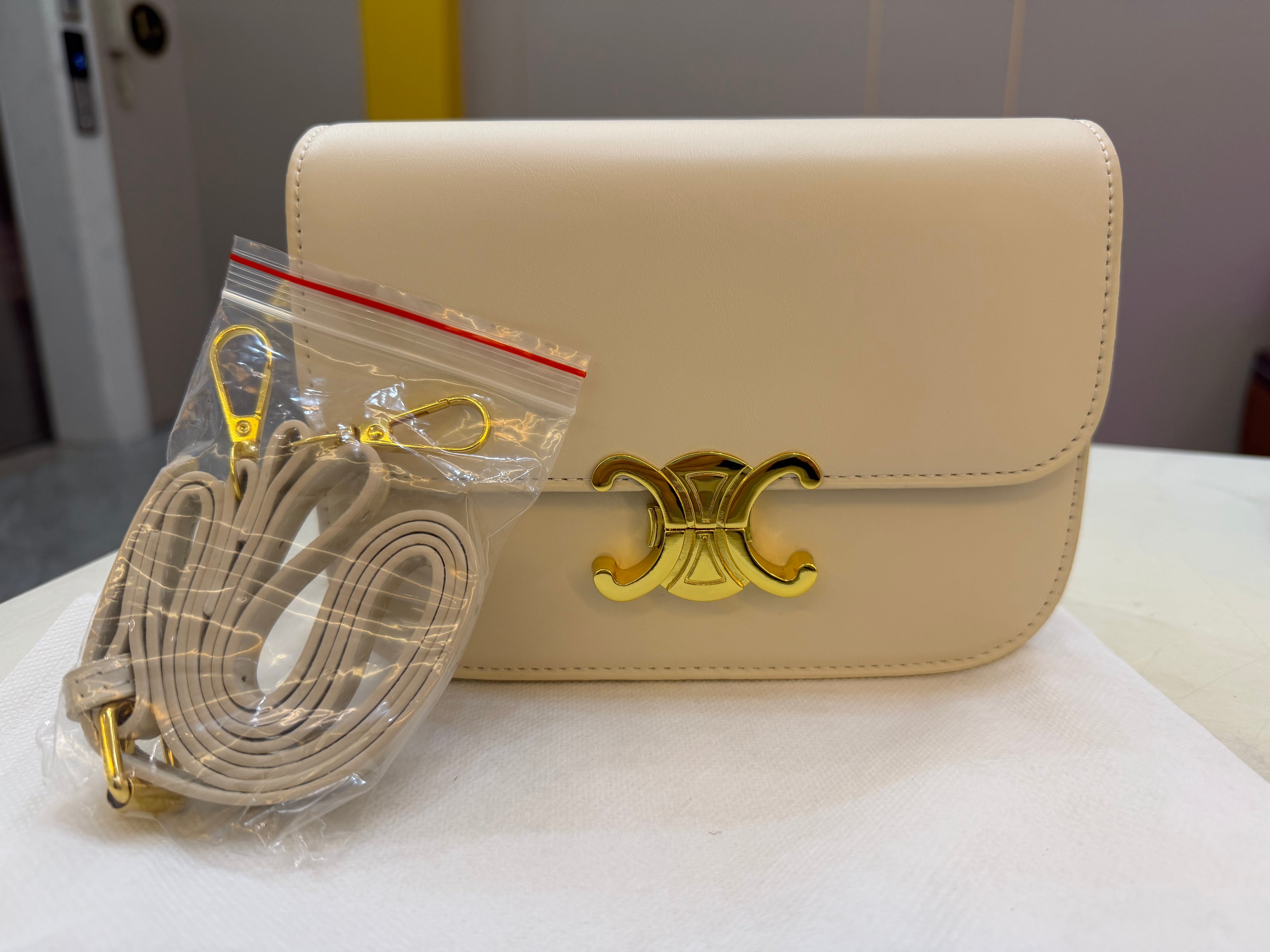 2026 new fashionable trendy vintage tofu pot niche quality single shoulder small square bag Versatile messenger bag for women